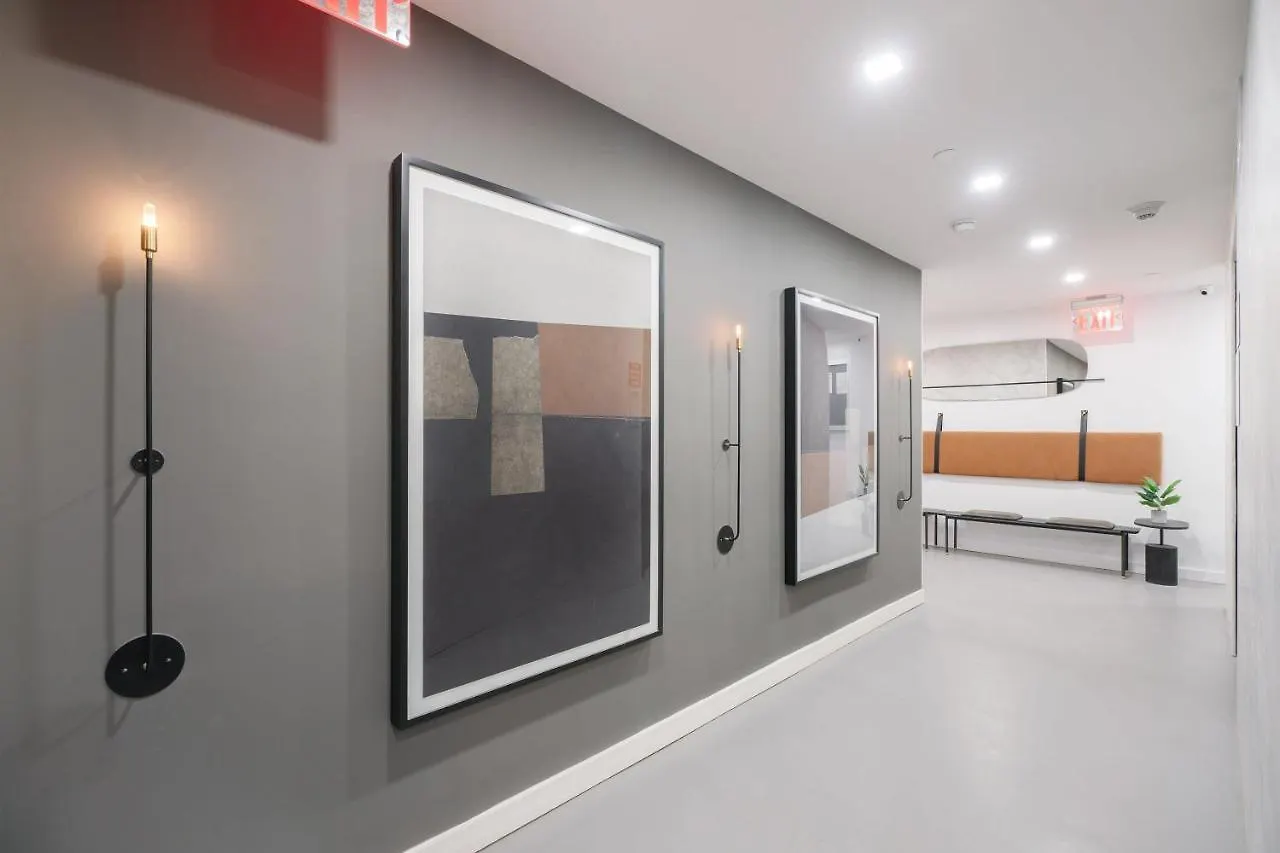 Luxe Studio Suite With Charming Juliet Balcony Nueva York Сasa de vacaciones
