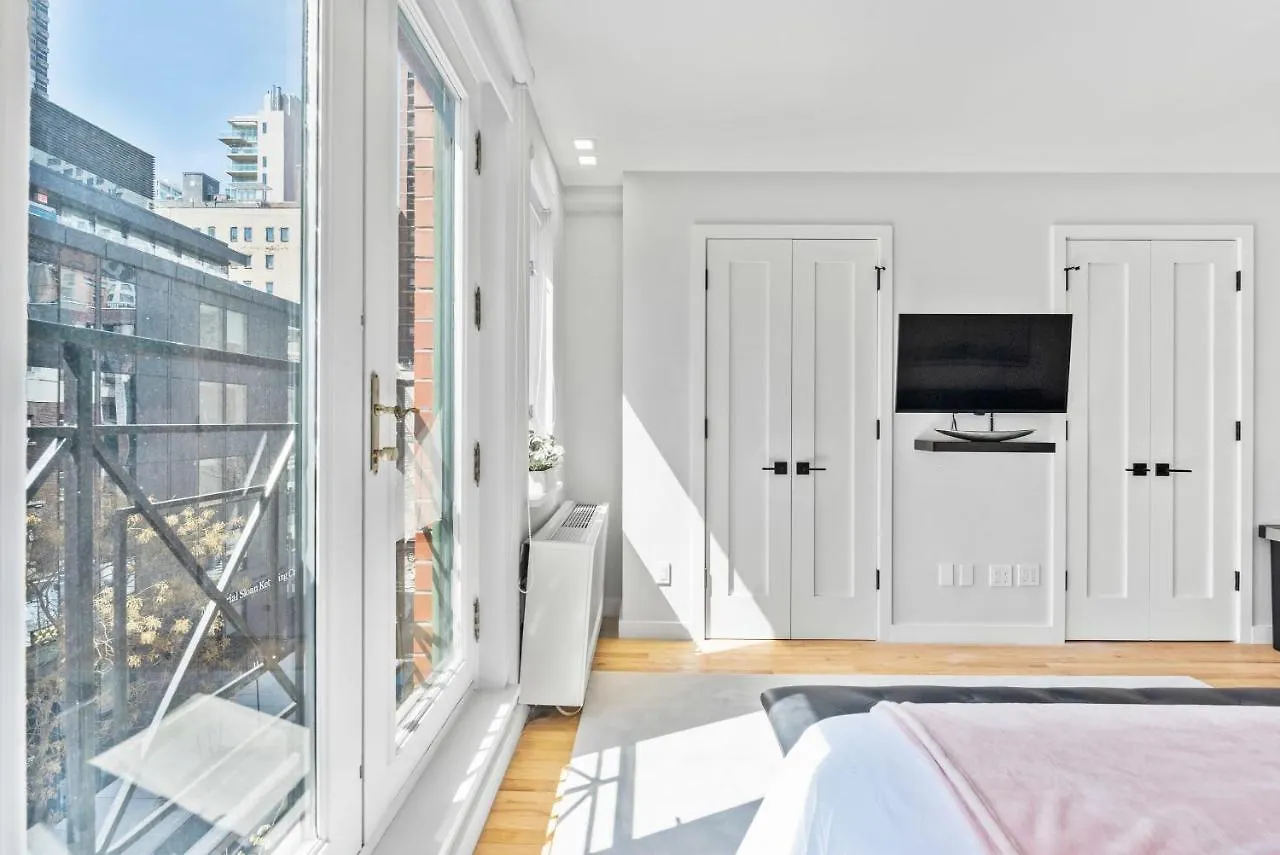Vakantiehuis Luxe Studio Suite With Charming Juliet Balcony New York Verenigde Staten
